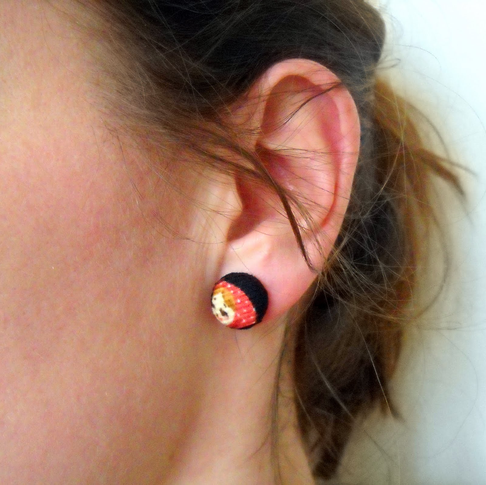 how to make button earrings